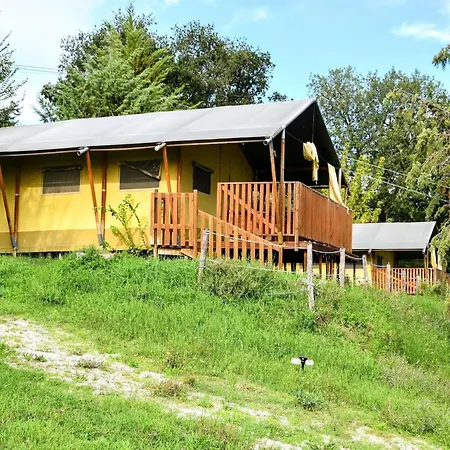 Glamping Tent In Italy Near Adriatic Beaches 豪华帐篷 *